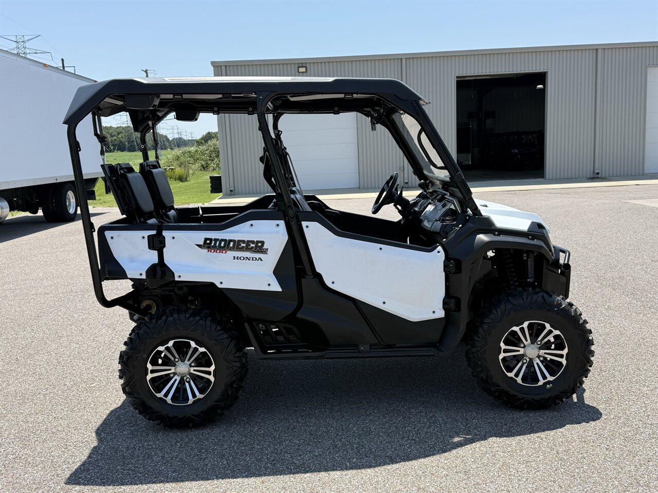 2016 Honda Pioneer 1000-5 Deluxe - Photo 8 - Martin, TN 38237