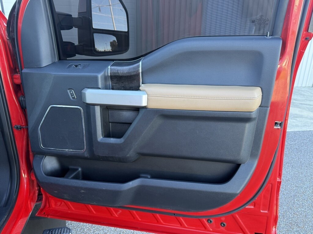 2022 Ford F-350 Super Duty Lariat DRW   - Photo 37 - Martin, TN 38237
