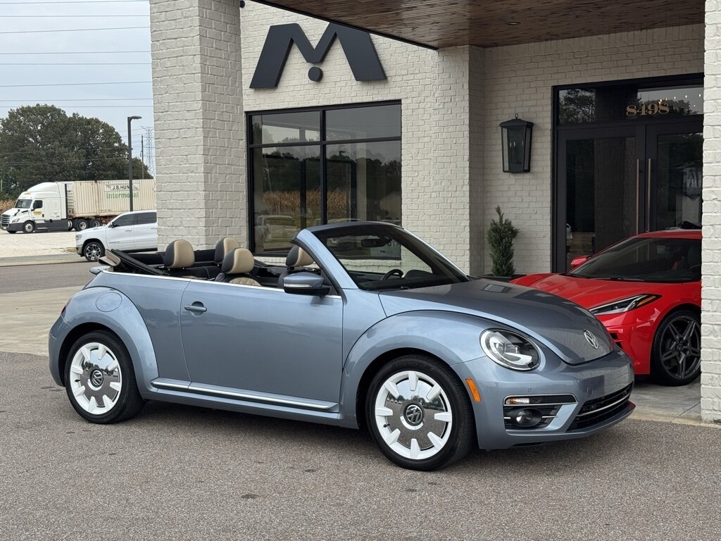 2019 Volkswagen Beetle Convertible Final Edition SEL photo 20