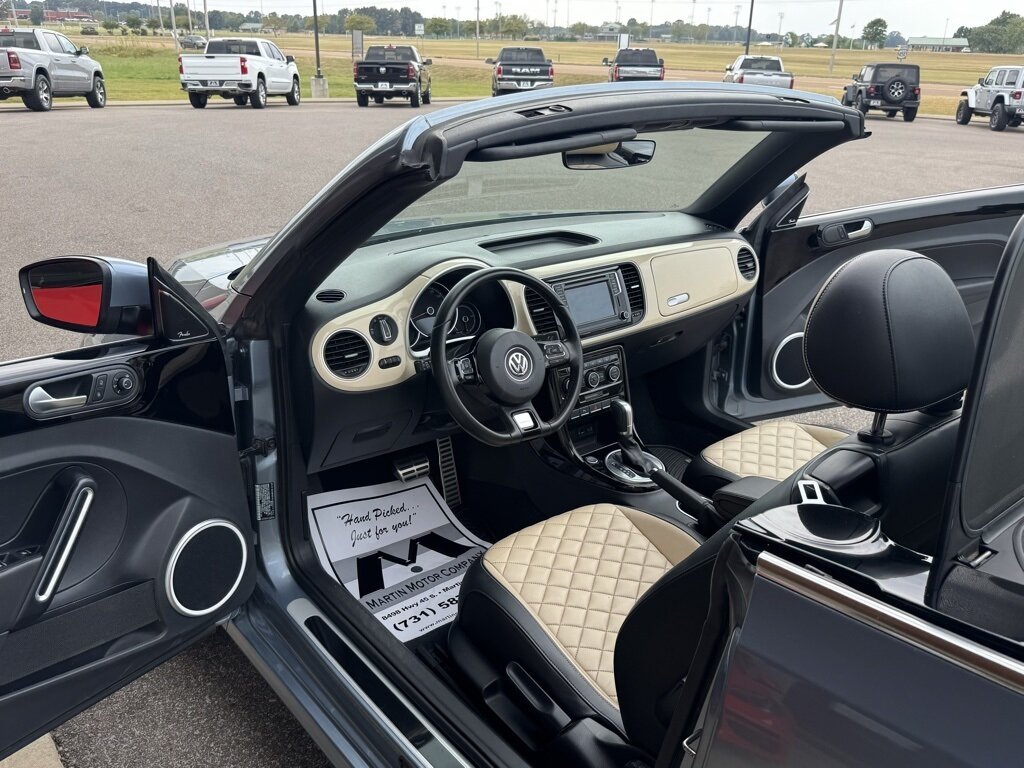 2019 Volkswagen Beetle Convertible Final Edition SEL photo 23