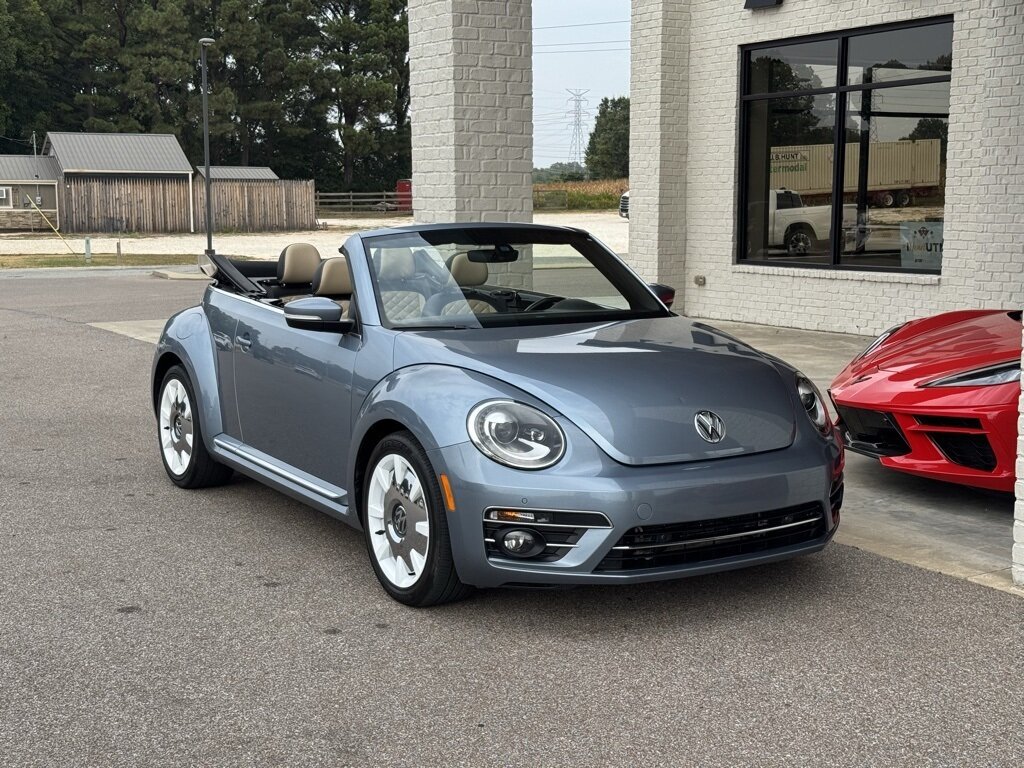 2019 Volkswagen Beetle Convertible Final Edition SEL photo 21
