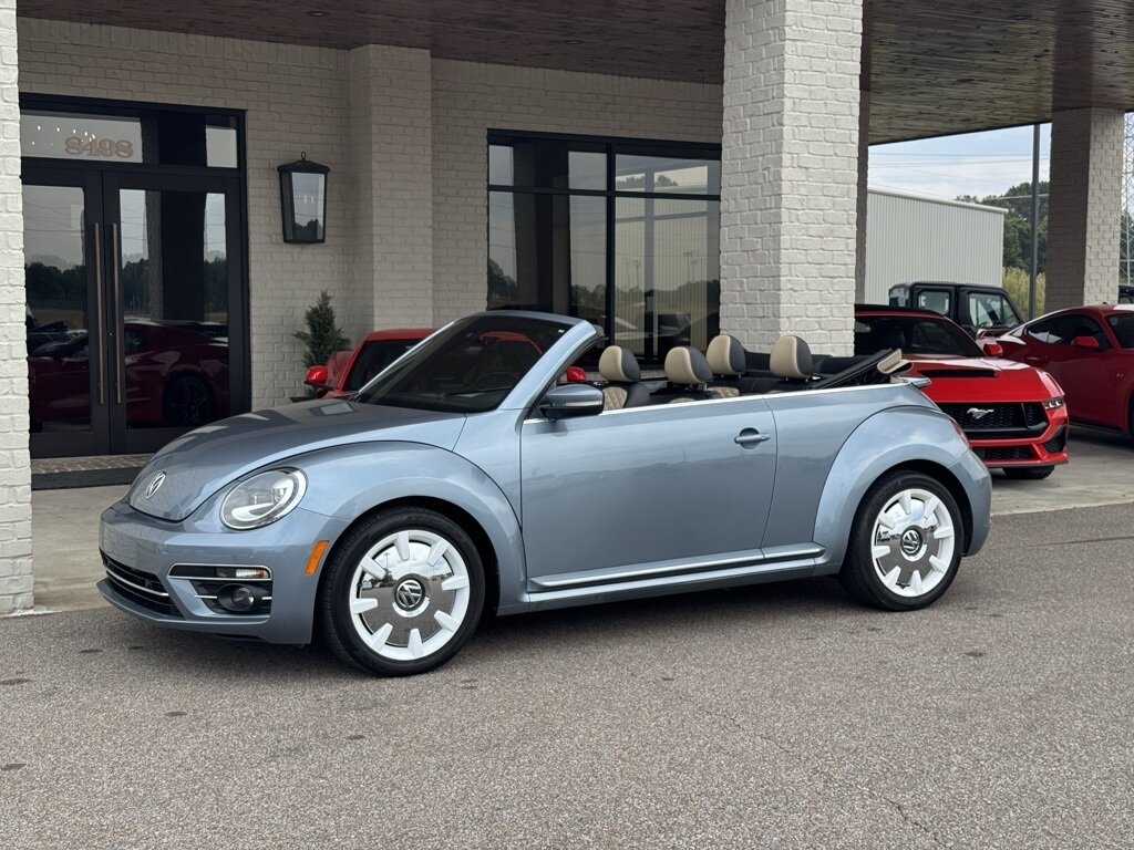 2019 Volkswagen Beetle Convertible Final Edition SEL photo 9