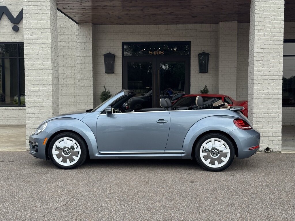 2019 Volkswagen Beetle Convertible Final Edition SEL photo 11