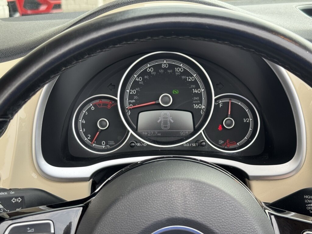 2019 Volkswagen Beetle Convertible Final Edition SEL photo 26