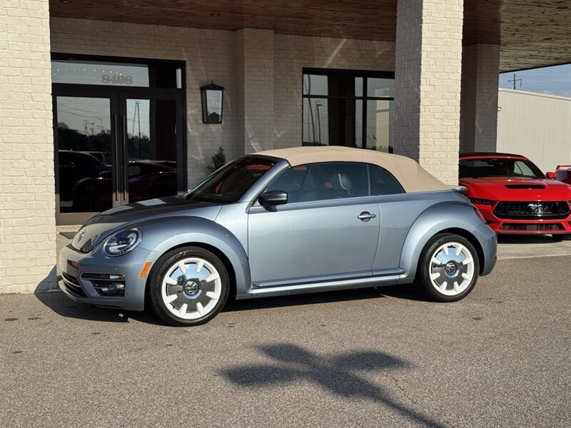 2019 Volkswagen Beetle Convertible Final Edition SEL photo 4