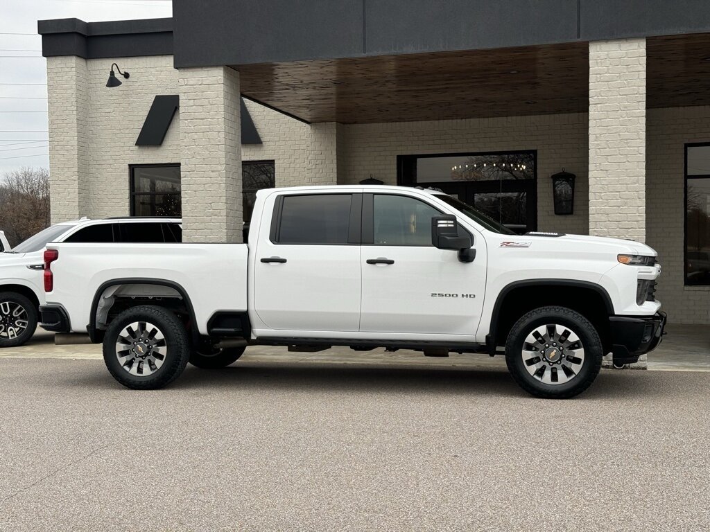 2024 Chevrolet Silverado 2500HD Custom   - Photo 18 - Martin, TN 38237