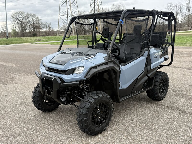 2024 Honda Pioneer 1000-5 Deluxe   - Photo 3 - Martin, TN 38237