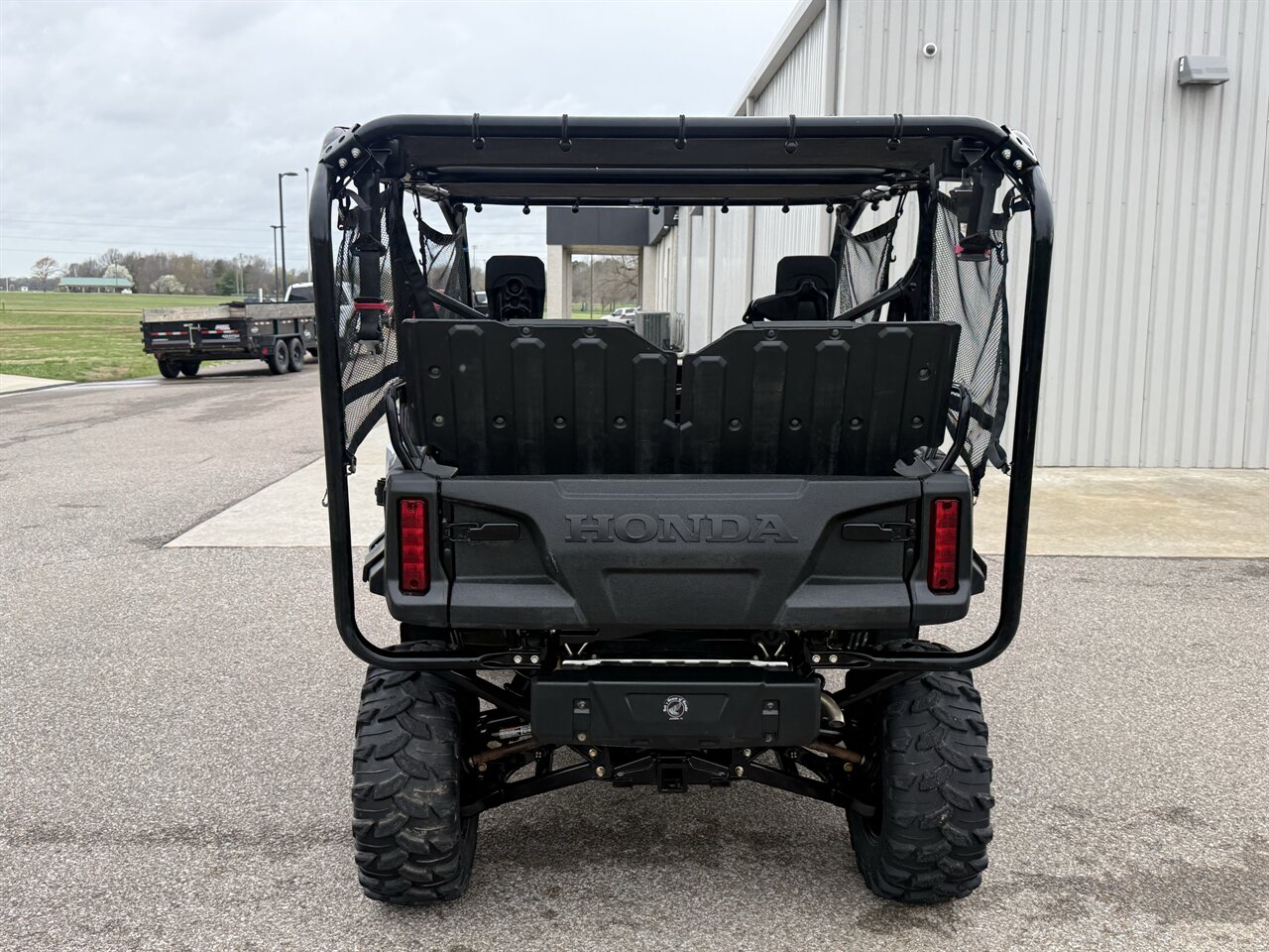 2024 Honda Pioneer 1000-5 Deluxe   - Photo 6 - Martin, TN 38237