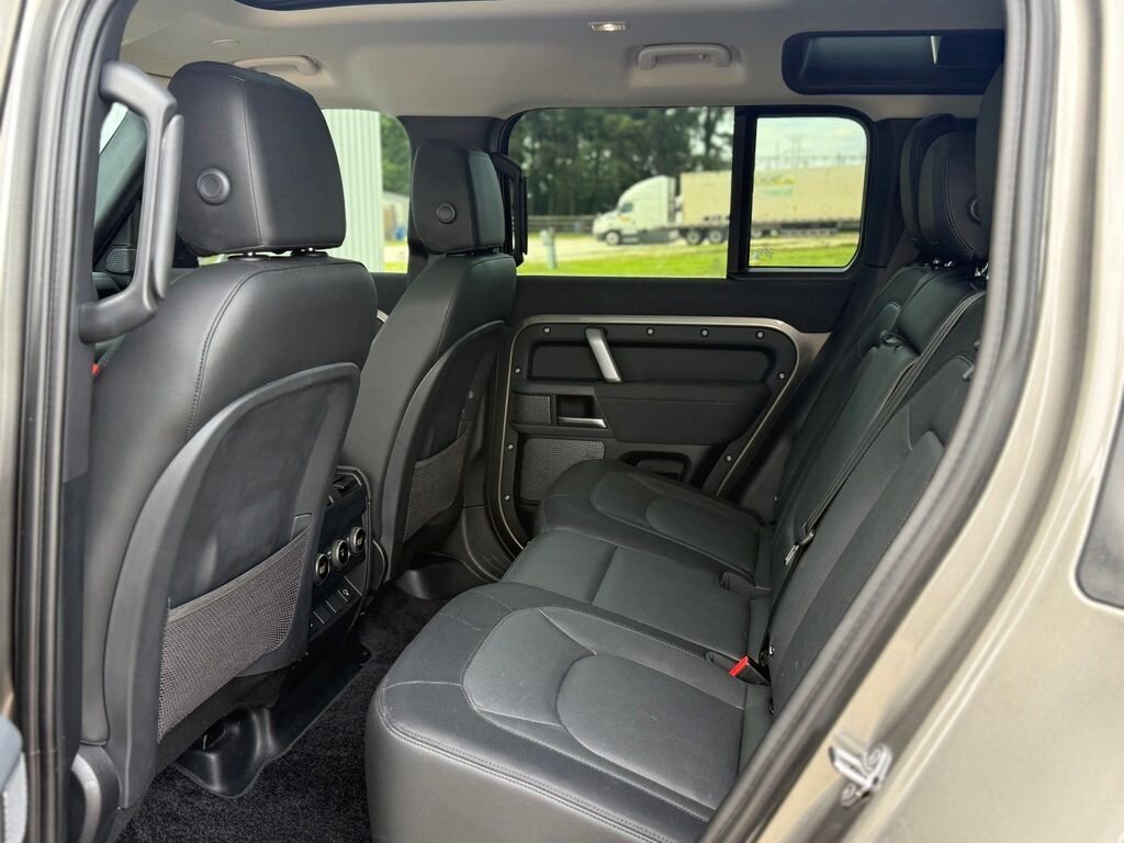 2023 Land Rover Defender X-Dynamic SE - Photo 34 - Martin, TN 38237