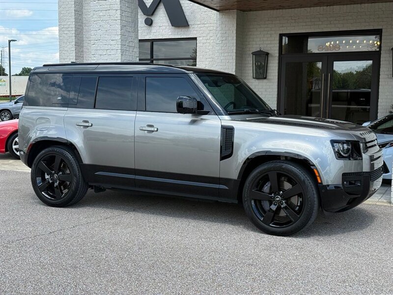 2023 Land Rover Defender X-Dynamic SE - Photo 3 - Martin, TN 38237