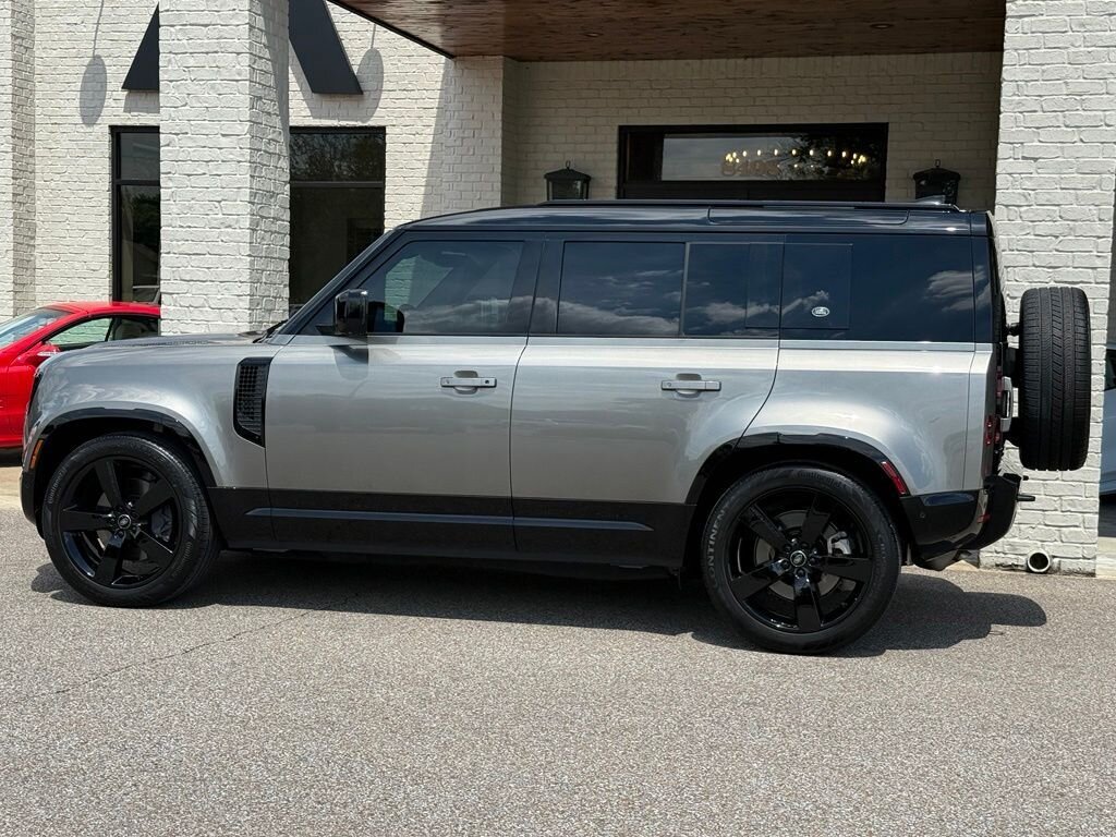2023 Land Rover Defender X-Dynamic SE - Photo 11 - Martin, TN 38237