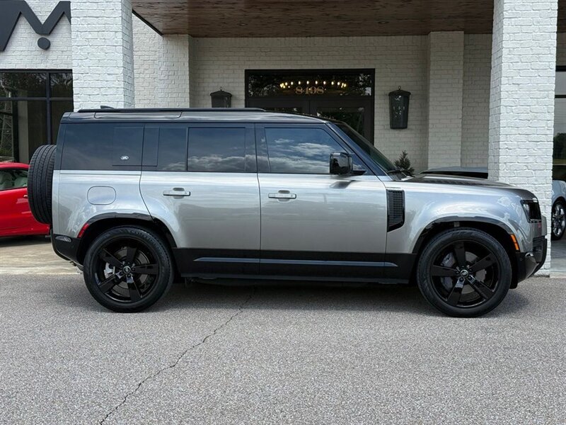 2023 Land Rover Defender X-Dynamic SE - Photo 4 - Martin, TN 38237