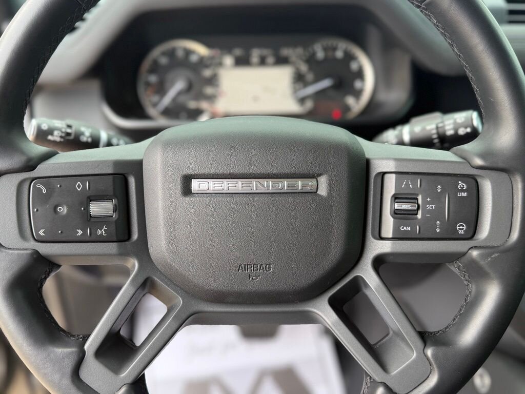 2023 Land Rover Defender X-Dynamic SE - Photo 25 - Martin, TN 38237