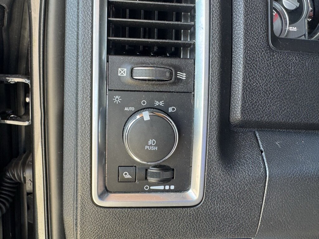 2018 Ram 2500 Limited photo 32