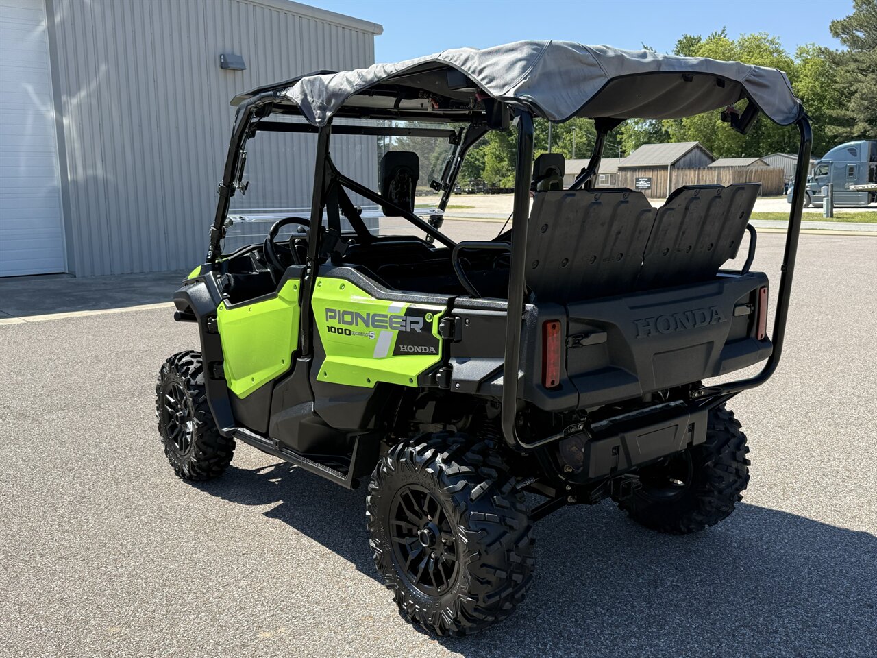 2023 Honda Pioneer 1000-5 Deluxe - Photo 5 - Martin, TN 38237