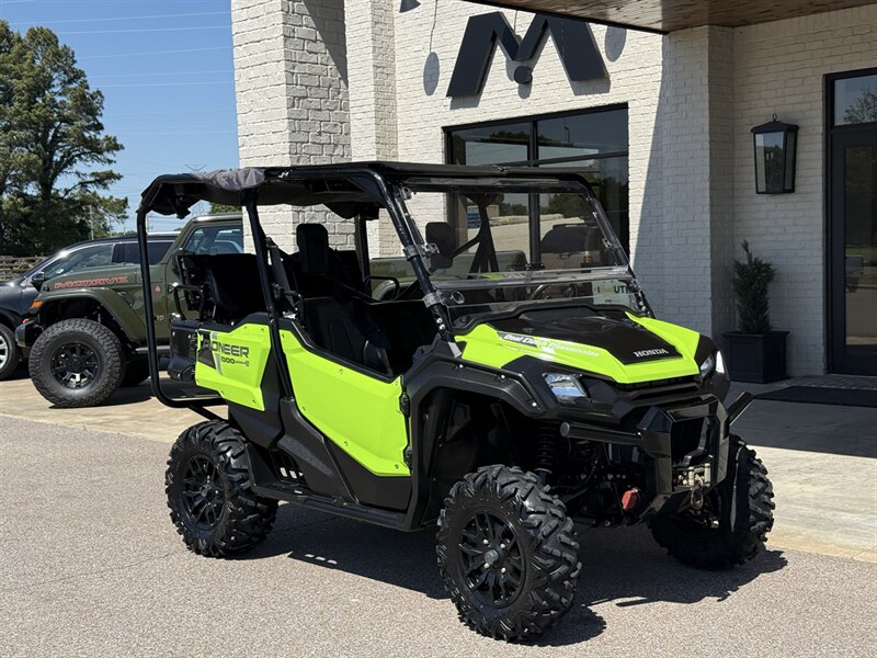 2023 Honda Pioneer 1000-5 Deluxe  