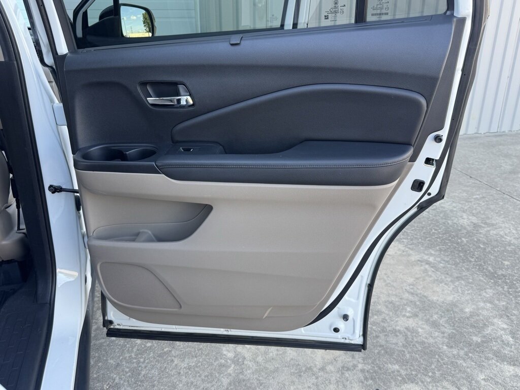 2020 Honda Pilot Touring 7 Passenger   - Photo 45 - Martin, TN 38237