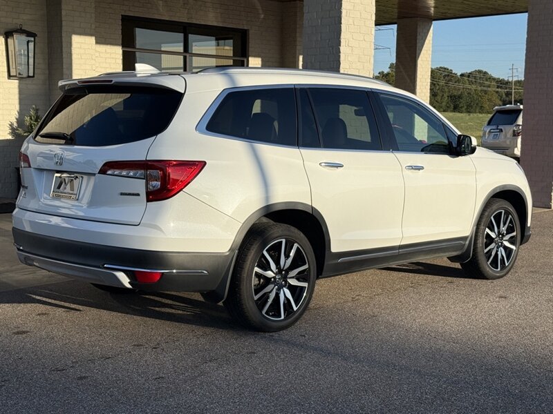 2020 Honda Pilot Touring 7 Passenger   - Photo 4 - Martin, TN 38237