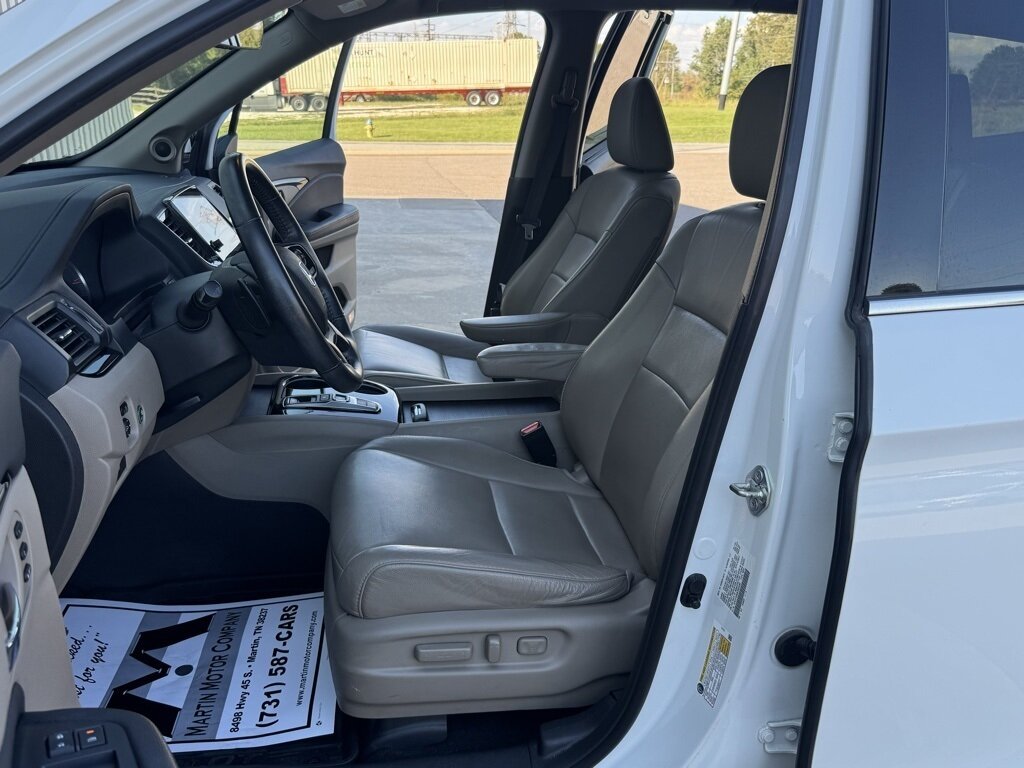 2020 Honda Pilot Touring 7 Passenger   - Photo 32 - Martin, TN 38237