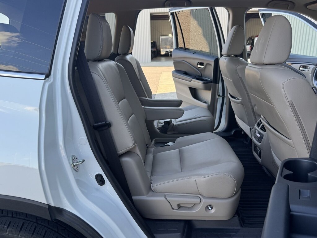2020 Honda Pilot Touring 7 Passenger   - Photo 44 - Martin, TN 38237