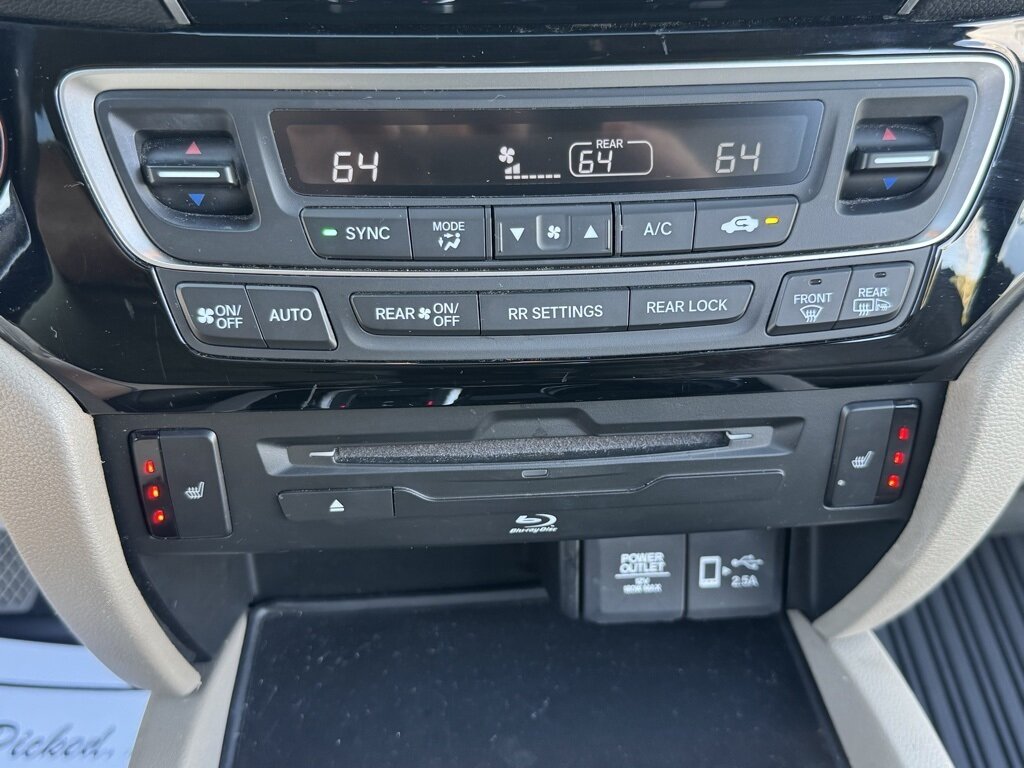 2020 Honda Pilot Touring 7 Passenger   - Photo 27 - Martin, TN 38237