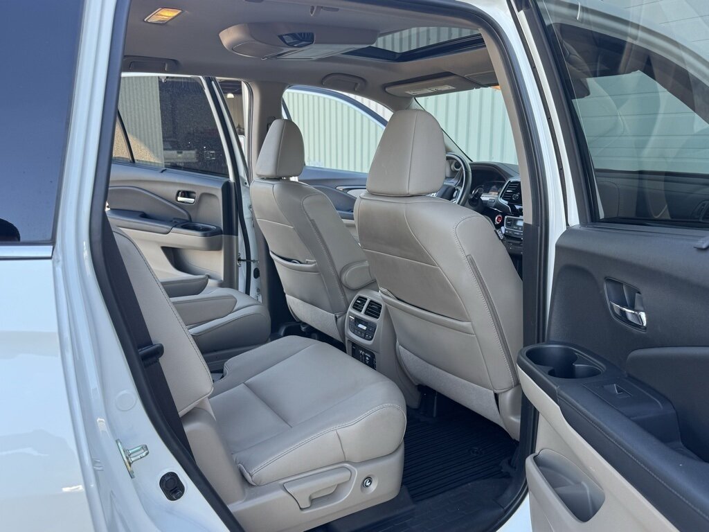 2020 Honda Pilot Touring 7 Passenger   - Photo 43 - Martin, TN 38237