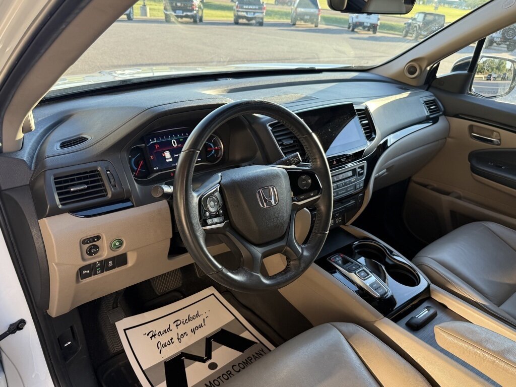 2020 Honda Pilot Touring 7 Passenger   - Photo 6 - Martin, TN 38237