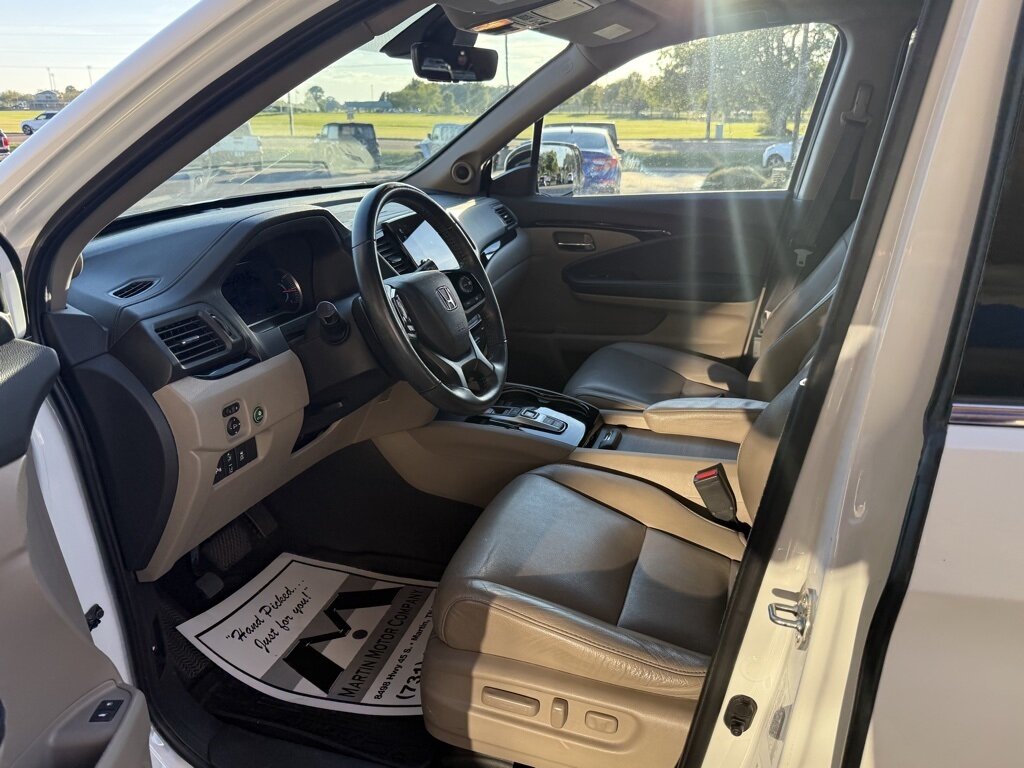 2020 Honda Pilot Touring 7 Passenger   - Photo 5 - Martin, TN 38237