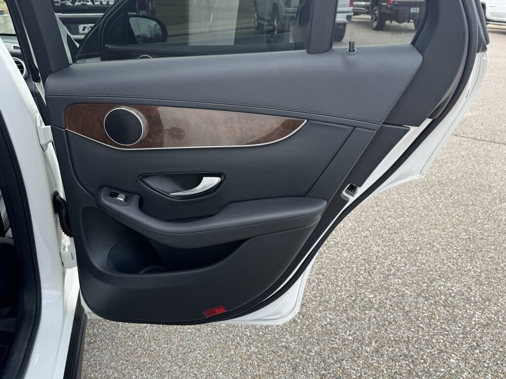 2017 Mercedes-Benz GLC GLC 300 - Photo 39 - Martin, TN 38237