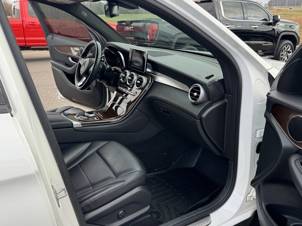 2017 Mercedes-Benz GLC GLC 300 - Photo 40 - Martin, TN 38237