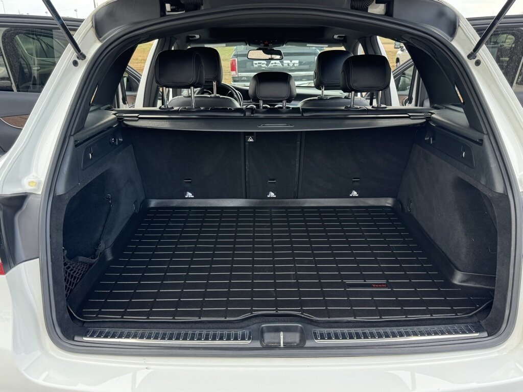 2017 Mercedes-Benz GLC GLC 300 - Photo 36 - Martin, TN 38237