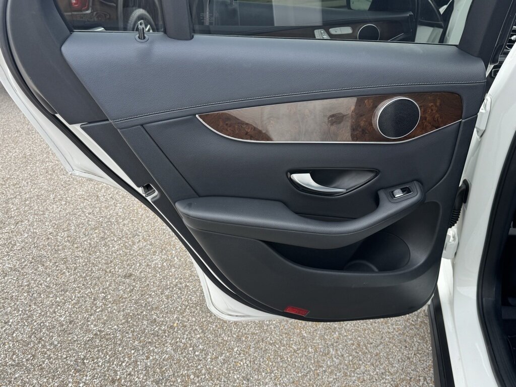 2017 Mercedes-Benz GLC GLC 300 - Photo 35 - Martin, TN 38237