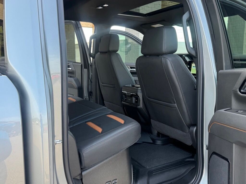 2025 GMC Sierra 2500HD AT4 - Photo 43 - Martin, TN 38237