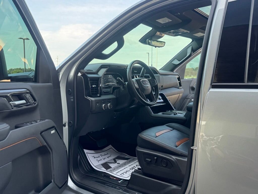 2025 GMC Sierra 2500HD AT4 - Photo 24 - Martin, TN 38237