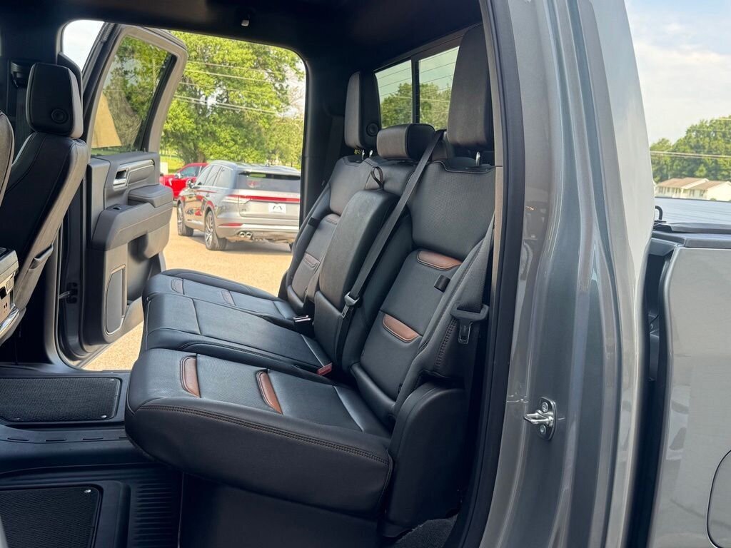2025 GMC Sierra 2500HD AT4 - Photo 41 - Martin, TN 38237
