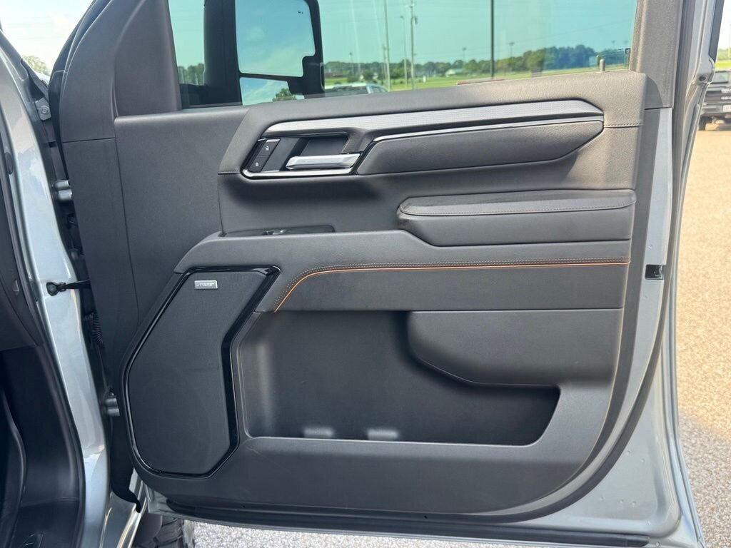 2025 GMC Sierra 2500HD AT4 - Photo 48 - Martin, TN 38237