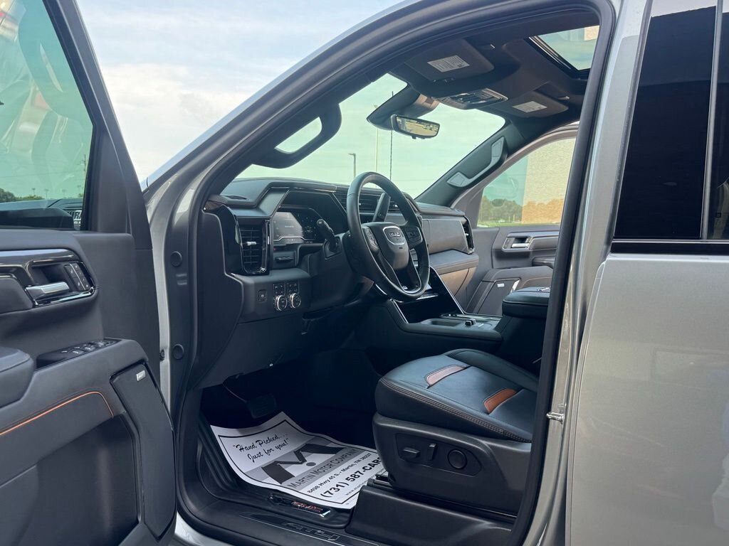 2025 GMC Sierra 2500HD AT4 - Photo 23 - Martin, TN 38237
