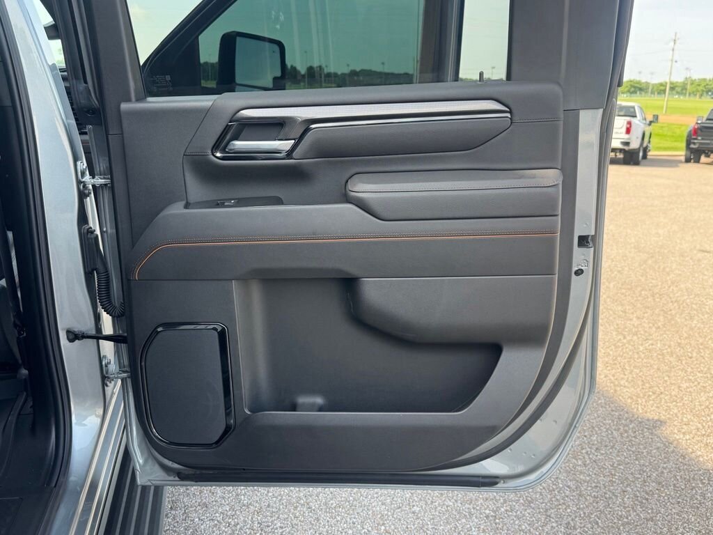 2025 GMC Sierra 2500HD AT4 - Photo 45 - Martin, TN 38237