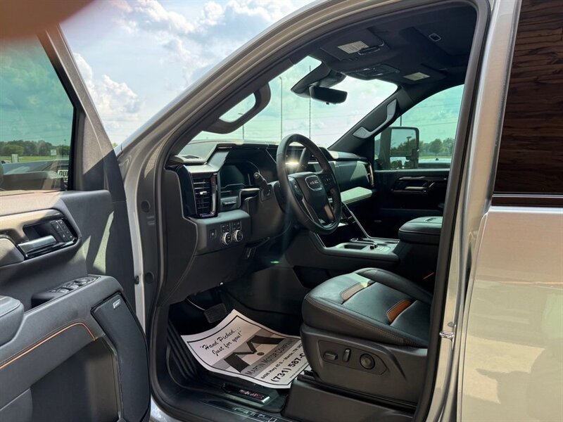 2025 GMC Sierra 2500HD AT4  