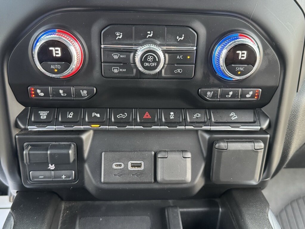 2020 GMC Sierra 3500HD AT4   - Photo 31 - Martin, TN 38237