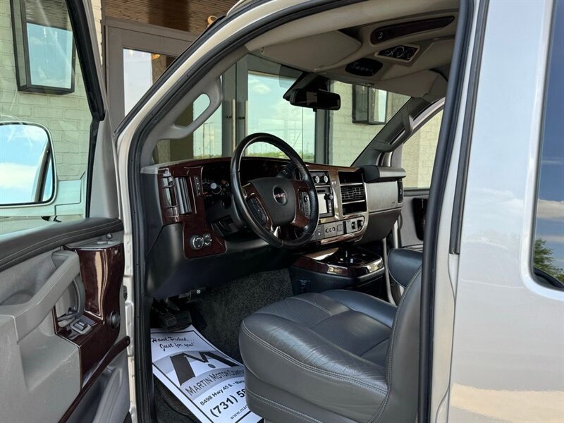 2019 GMC Savana Work Van   - Photo 2 - Martin, TN 38237