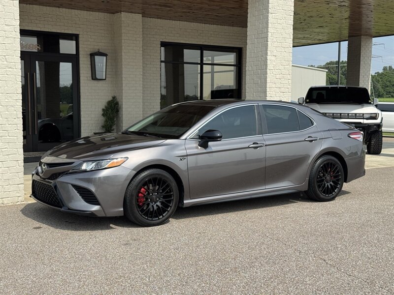 2020 Toyota Camry SE - Photo 4 - Martin, TN 38237