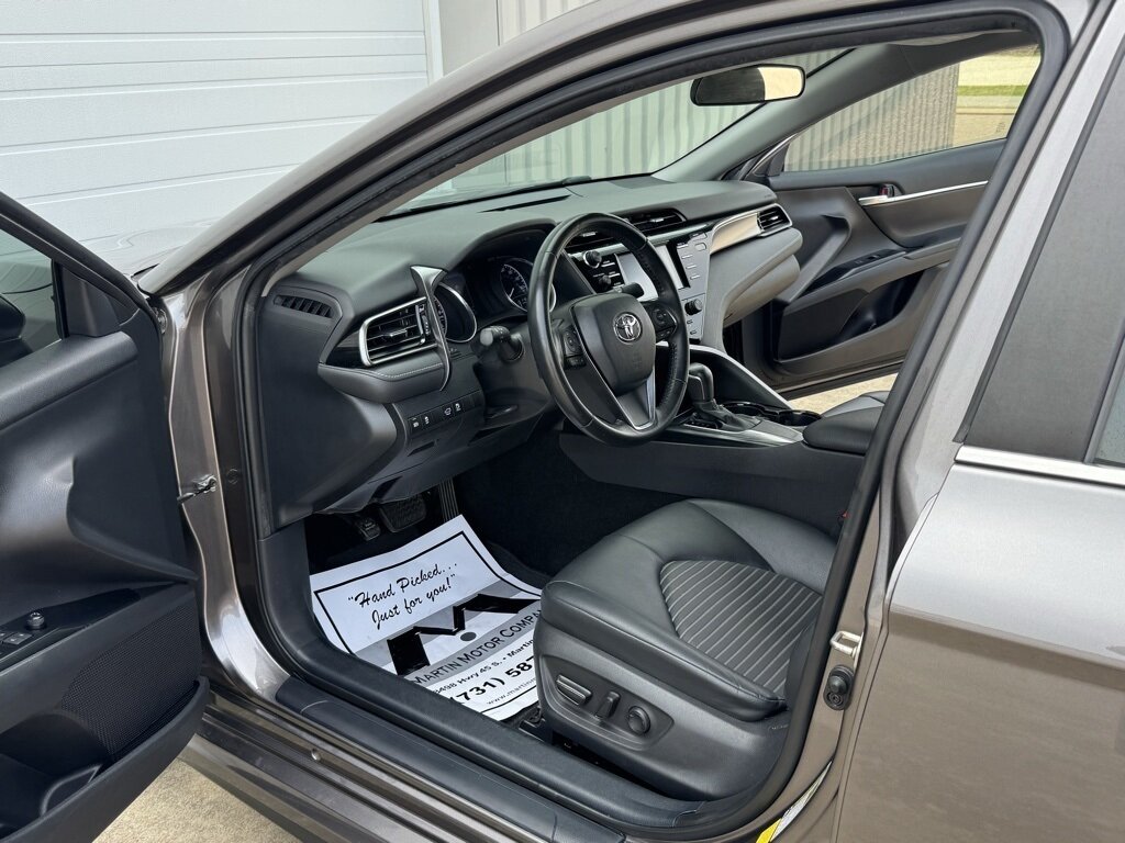 2020 Toyota Camry SE - Photo 18 - Martin, TN 38237