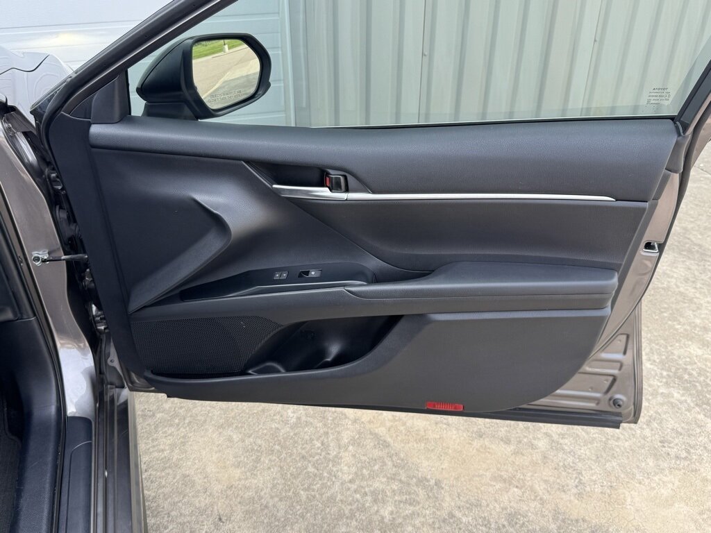 2020 Toyota Camry SE - Photo 38 - Martin, TN 38237