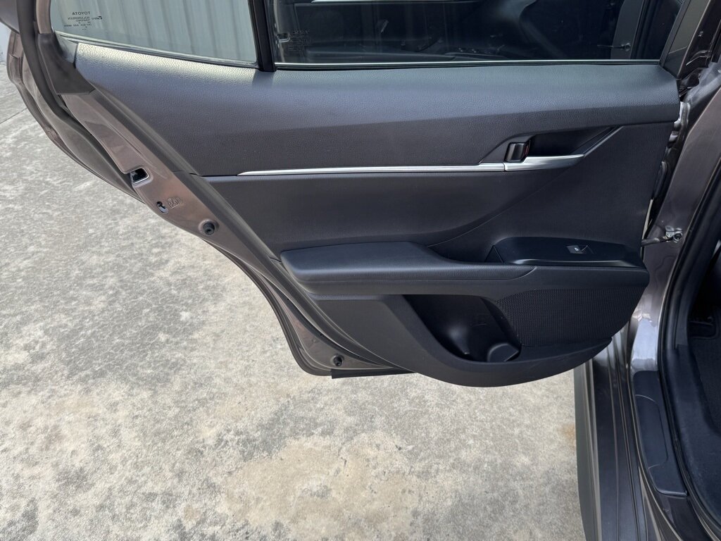 2020 Toyota Camry SE - Photo 32 - Martin, TN 38237