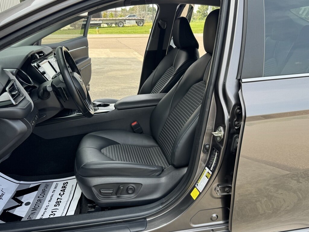 2020 Toyota Camry SE - Photo 28 - Martin, TN 38237