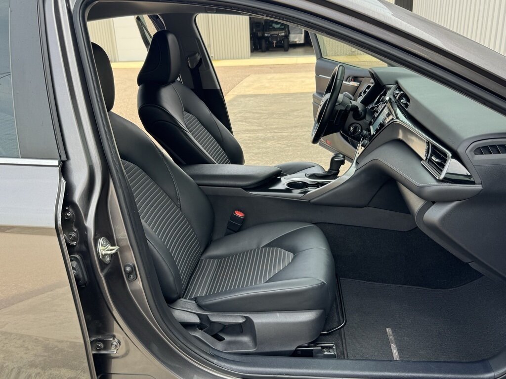 2020 Toyota Camry SE - Photo 37 - Martin, TN 38237