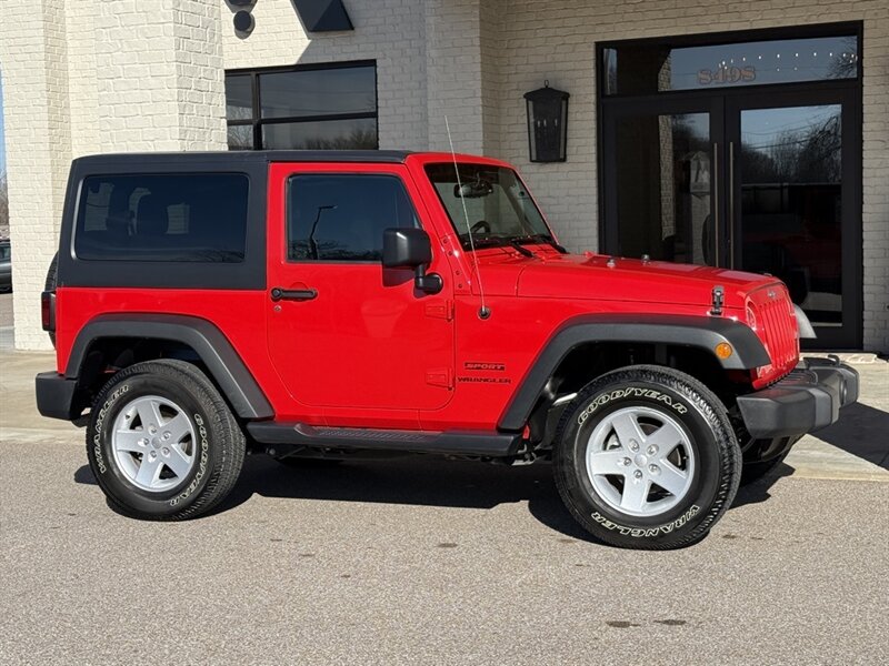 2017 Jeep Wrangler Sport   - Photo 4 - Martin, TN 38237