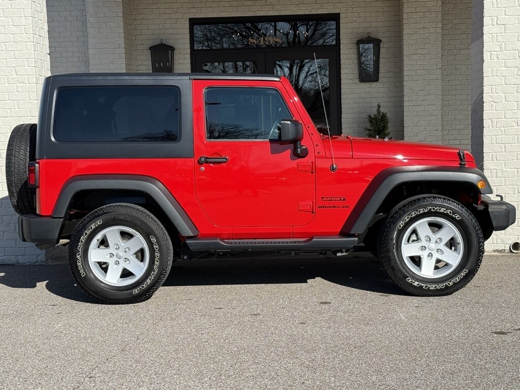 2017 Jeep Wrangler Sport   - Photo 5 - Martin, TN 38237