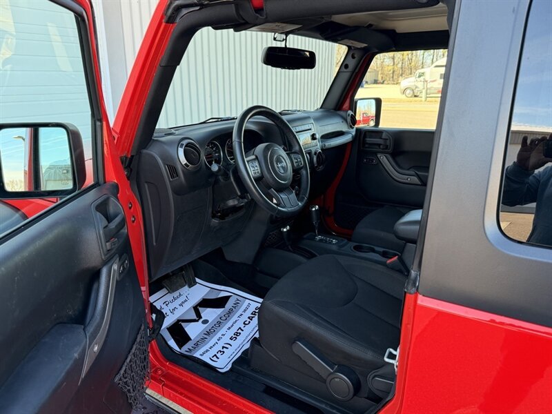 2017 Jeep Wrangler Sport   - Photo 3 - Martin, TN 38237